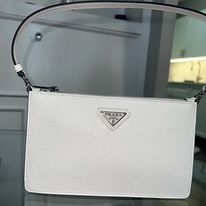 SOLD** White Prada Bag🤍🤍